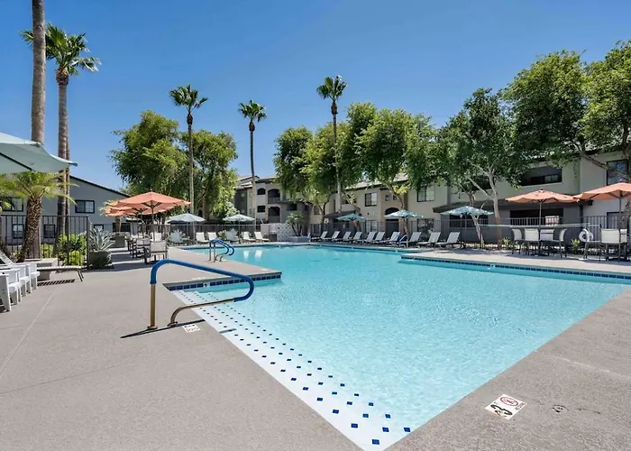 Boulevard Quiet Modern 1br Pickleball Pool Parking Gym 07