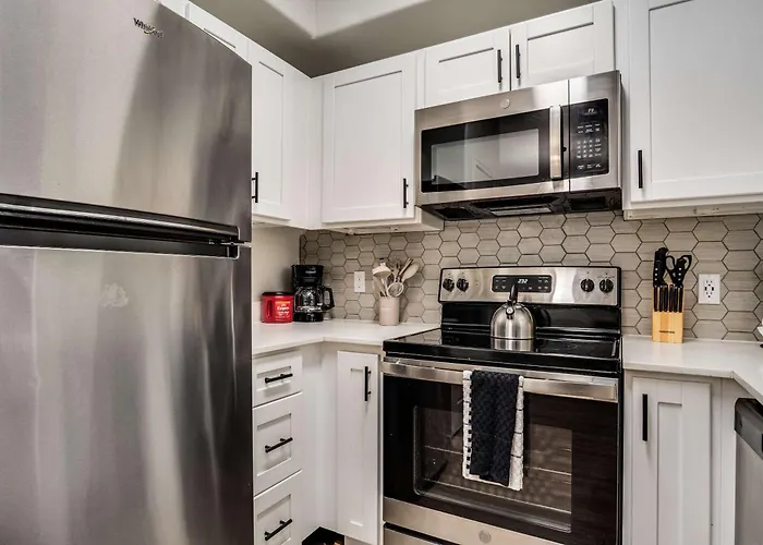 Boulevard Quiet Modern 1br Pickleball Pool Parking Gym 07 Chandler