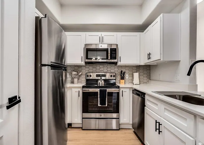 Boulevard Quiet Modern 1br Pickleball Pool Parking Gym 07 Apartment *
